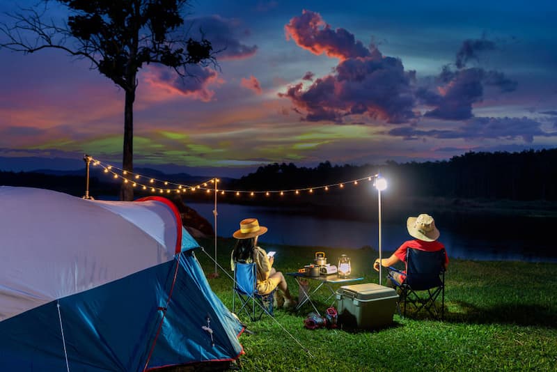 Un joli camping illuminé
